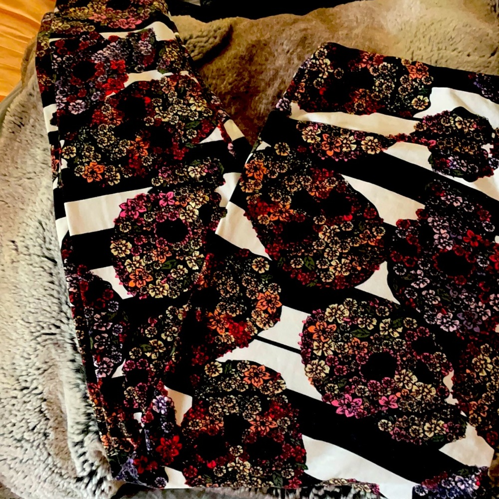 Lularoe stripe floral skull leggings (TC2) — Discontinued
